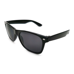 Lunettes de soleil à diffraction prismatique 3D avec lumières LED, design en forme de cœur, effet arc-en-ciel, style tendance, monture en plastique pour fêtes et festivals - Product Image 5