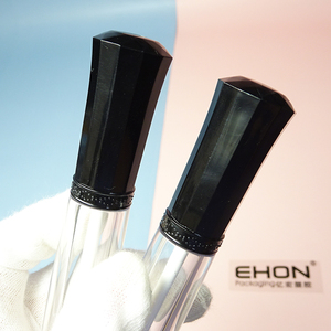 Contenants de gloss à lèvres vides de haute qualité, capacité 5 ml, emballage en tube métallique doré unique, maquillage, impression de logo personnalisée - Product Image 4