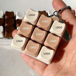 Llavero de teclado DIY con diseño de logotipo personalizado, llavero de tecla, llavero de interruptor antiestrés, llaveros con dijes de interruptor - Product Image 5