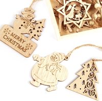 Hölzerne Weihnachts baums chmuck Schneeflocken Weihnachts dekoration mit Hanfseil und beweglichen Holz perlen