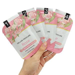 Produits <span class=keywords><strong>de</strong></span> Soin <span class=keywords><strong>de</strong></span> la Peau en Marque Blanche Kit <span class=keywords><strong>de</strong></span> Pédicure <span class=keywords><strong>de</strong></span> Luxe Jetable 4 en 1 en Boîte <span class=keywords><strong>avec</strong></span> Sel <span class=keywords><strong>de</strong></span> <span class=keywords><strong>Bain</strong></span> à la Rose Lotion Hydratante et Gommage des Pieds - Product Image 1