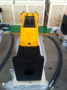 Qualité supérieure pour brise-roche hydraulique SB 121 de type boîtier, moteur rouge, pour excavatrices de 28-35 tonnes, diamètre de la pointe de 155 mm, garantie 1 an - Product Image 2