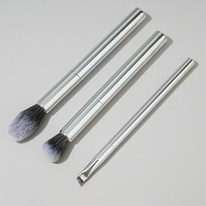 Lot de 10 pinceaux de maquillage professionnels en poils synthétiques de haute qualité, avec manche en aluminium <span class=keywords><strong>argenté</strong></span>, pour anticernes et <span class=keywords><strong>eye</strong></span>-<span class=keywords><strong>liner</strong></span>, vente en gros - Product Image 4