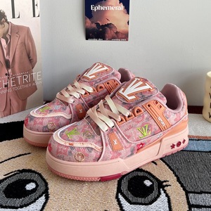 Nouvelles baskets plateforme premium 2026 avec broderie florale blanche et accent vert, style streetwear, chaussures de papa - Product Image 3