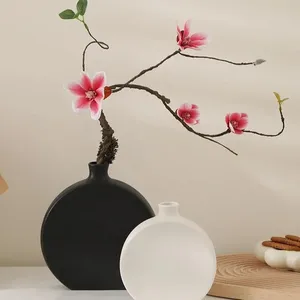 Декоративная керамическая ваза