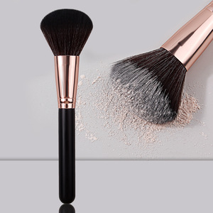 แปรงคอนทัวร์แบบหัวตัด ขนแปรงสังเคราะห์ ด้ามไม้ สำหรับแต่งหน้า - Product Image 1