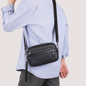 Sacs à bandoulière en <span class=keywords><strong>cuir</strong></span> PU personnalisés tendance, sacs à bandoulière décontractés de haute qualité vintage, sacs à bandoulière imperméables de luxe pour hommes avec logo - Product Image 5