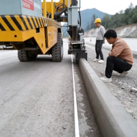 Machine à extruder les bordures et les trottoirs tout-terrain robuste pour la pose de béton sur routes et autoroutes