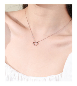 Collier pendentif cœur en or rose avec strass en cristal sertis en canal, gravure « Love », chaîne maille forçat, romantique, pour usage quotidien, unisexe - Product Image 5