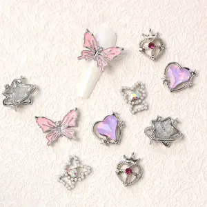Glänzende Strass Diamant Charms 3D Metall legierung Herz Stern Schmetterling Nagel Ornamente für Nägel