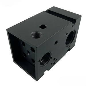 Bloc de collecteur en aluminium usiné sur mesure par CNC avec tolérances strictes pour les systèmes de transmission automobile - Product Image 5