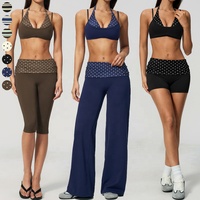 Ensemble de yoga personnalisé pour femme : Soutien-gorge de sport rayé à dos nu, short cycliste taille haute, legging évasé capri – 3 styles pour l'entraînement en salle de sport