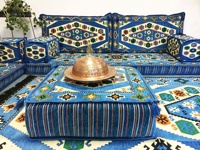 Pouf d'angle tissé oriental brodé de motifs floraux et géométriques Nomad Blue (rembourré)