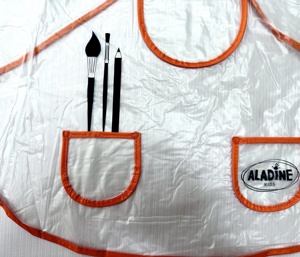 Bavoir bébé en <span class=keywords><strong>plastique</strong></span> PVC imperméable à l'eau alimentation tabliers à manches longues Logo personnalisé dessin animé mignon vinyle enfants <span class=keywords><strong>tablier</strong></span> avec poches enfants - Product Image 4