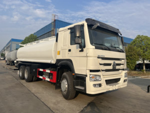Camión Cisterna de Combustible Sinotruk HOWO 6x4 de 10 Ruedas, Camión Dispensador de Diésel Móvil de 20000 Litros - Product Image 2