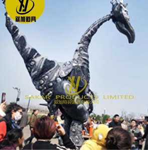 Costume de prédateur personnalisé avec casque d'oiseaux sur <span class=keywords><strong>échasse</strong></span>s réaliste fait à la main pour la scène de danse événement parc d'attractions spectacle avec masque - Product Image 3