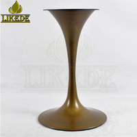 Base de table de bistrot de luxe en fer doré laqué et peint, style tulipe antique, pour salle à manger et négociations - Grande vente