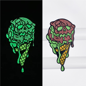 Pins de Esmalte Personalizados que Brillan en la Oscuridad, Diseña tu Propio Pin de Solapa de Esmalte Duro con Temática de Animales, Lobo, Metal - Product Image 5