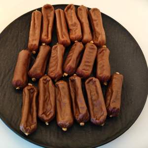 Suministro al por mayor de salchichas de ternera secas de alto-calcio, aperitivos para perros, calcio y vitaminas B, estimulan el crecimiento muscular y la energía - Product Image 1