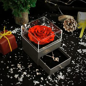 ऐक्रेलिक बॉक्स में लुप्त न होने वाली सुंदरता आर संरक्षित फूलों का हार - Product Image 1