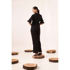 Conjunto de Dos Piezas con Pedrería Negra para Mujer, Conjunto Elegante con Detalles Brillantes, Look Moderno y Ajuste Elegante - Product Image 5