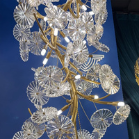 Lustre en verre à longues branches personnalisé, luminaire suspendu vertical artistique pour hall d'hôtel, escalier, atrium