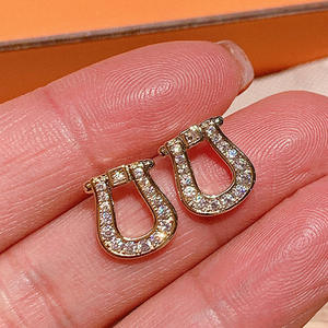 Orecchini a Perno E2749 in Oro con Cristalli Taglio Brillante Rotondo e Incastonatura a Pavé, Gioielli di Lusso per Uso Quotidiano - Product Image 3