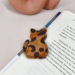 YY Cute Cat Design Magnetic PU Leather <b>Bookmark</b> Handmade <b>Bookmark</b> Book Page Clips Promotional <b>Bookmark</b> Book Lover's Gift - Product Image 1