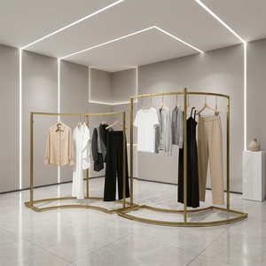 Espositore per <span class=keywords><strong>Abbigliamento</strong></span> di Lusso Moderno in Metallo Dorato Curvo, Stand Espositivo per Boutique e Negozi di <span class=keywords><strong>Abbigliamento</strong></span> - Product Image 4