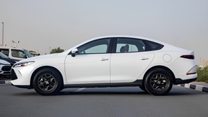 Auto Eléctrico BYD Qin Plus DM-i 2025 de Cuatro Ruedas - Product Image 3
