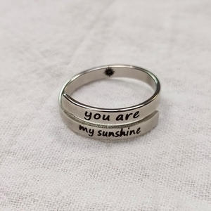 แหวนทอง 18K ดีไซน์ I Am Enough สุดฮิต ปรับขนาดได้ ผลิตจากสแตนเลสสตีล - Product Image 3