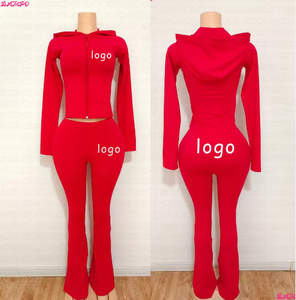 Conjunto de Dos Piezas Personalizado con Logotipo para Mujer, Compuesto por Sudadera con Capucha y Pantalones Cortos, Ideal para Deportes y Fiestas - Product Image 3