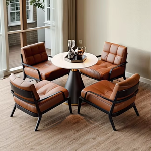 Ensemble table et tabourets <span class=keywords><strong>de</strong></span> bar en métal, style luxe léger et élégant, confortable et peu encombrant, idéal pour les pubs, bistrots et zones <span class=keywords><strong>de</strong></span> restauration décontractées. - Product Image 2
