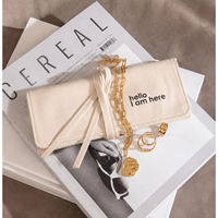 Organisateur de bijoux en toile beige personnalisé avec fermeture à cordon, pochette de rangement portable pour bijoux