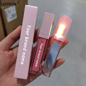 Brillo Labial Líquido Vegano de Alta Calidad, Resistente al Agua, con Tubos de Luz LED y Espejo - Product Image 1