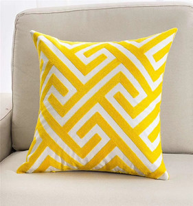 Oreiller brodé de serviette 3D, livraison gratuite, Design sur mesure, jaune - Product Image 6
