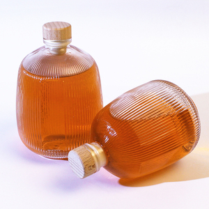 Bottiglia di Vetro Trasparente Satinata di Alta Qualità da 375ml 500ml Riciclabile per Vino e Liquori con Tappo in Sughero Sintetico - Product Image 4