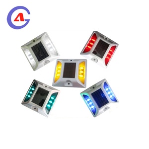 ไฟกระพริบโซลาร์เซลล์แบบตาแมวอะลูมิเนียม สะท้อนแสงสำหรับติดตั้งบนถนน - Product Image 1