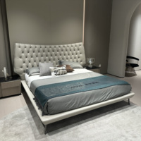 Nouveau design de cadre de lit Chesterfield en cuir avec boutons Lit King Size Ensemble de meubles de chambre à coucher principale de luxe avec panneau de tête de lit haute
