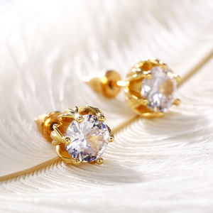 Orecchini a bottone in rame placcato oro con zirconi intarsiati, regalo di San Valentino, gioielli da donna - Product Image 3