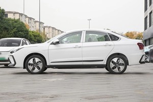 Voiture électrique d'occasion Dongfeng Aeolus E70, autonomie <span class=keywords><strong>de</strong></span> 401 km, véhicule à énergie nouvelle, véhicule électrique économique à vendre, réservation <span class=keywords><strong>de</strong></span> <span class=keywords><strong>taxi</strong></span> en Chine - Product Image 5