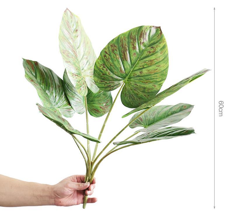 L'impugnatura a otto teste sembra una foglia di broccato