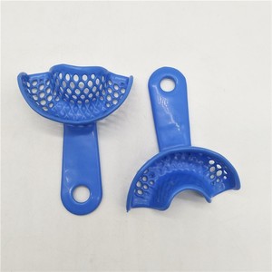 Produits d'hygiène buccale polyvalents Plateaux d'empreintes dentaires en plastique et acier inoxydable Instrument dentaire supérieur inférieur pour usage dentaire - Product Image 6