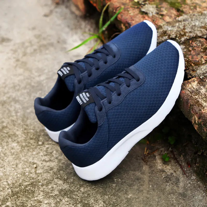 Wholesaler High Quality New Men Casual Shoes Walking Style Shoes Man Women Luxury Sneakers