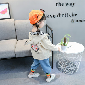 Productos para Exteriores Shanghai: Camisetas de Dibujos Animados para Niñas, Jeans, Tops y Sudaderas con Cremallera Personalizadas de Ropa al por Mayor - Product Image 3