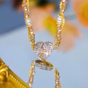 Nuova Collana di Perle a Forma di Cuore Magnetico 2025, Versatile ed Elegante <span class=keywords><strong>È</strong></span> una collana alla clavicola molto popolare con un tocco francese. - Product Image 2