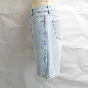 Traje de verano cómodo de alta calidad Algodón azul claro Mujeres Fit Pantalones cortos de mezclilla Ropa de exterior de moda - Product Image 3