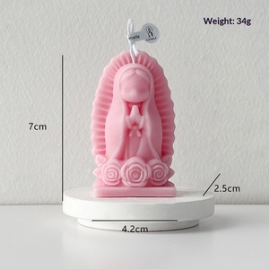 Bougie parfumée mignonne en forme de figurine priante avec détails de roses, bougie d'aromathérapie pour baptême, ornement de bureau - Product Image 6