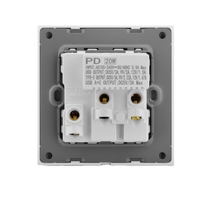 Anh 13A chuyển đổi đôi 3 <span class=keywords><strong>pin</strong></span> 18W 3.1A USB Loại C sạc nhanh với hai đèn và nút, bảng điều khiển máy tính Màu trắng Chất lượng cao - Product Image 4