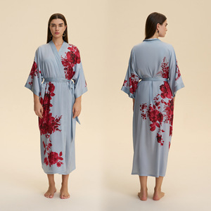 RTS Luxe Floral Kimono Robe Soie Satin Imprimé Longue Robe pour Femmes ODM Fourniture pour Toutes Saisons-pour Hiver Été Automne Printemps - Product Image 3